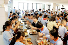 <b>湖南潭市现有中小学（长儿园）食堂684家</b>